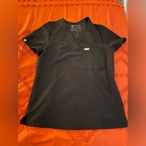 Figs small black one pocket top